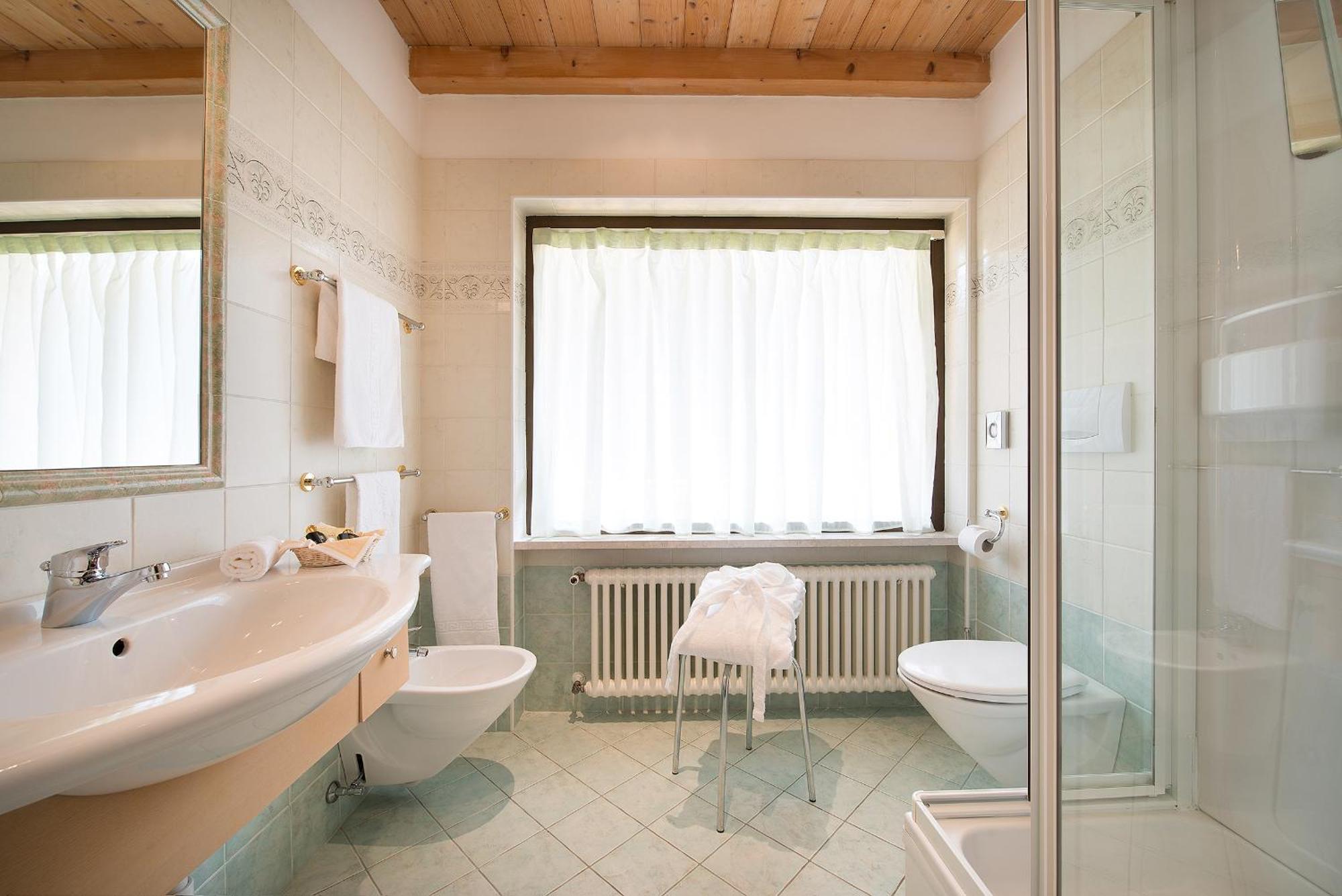 Hotel Cristallo Passo San Pellegrino Esterno foto