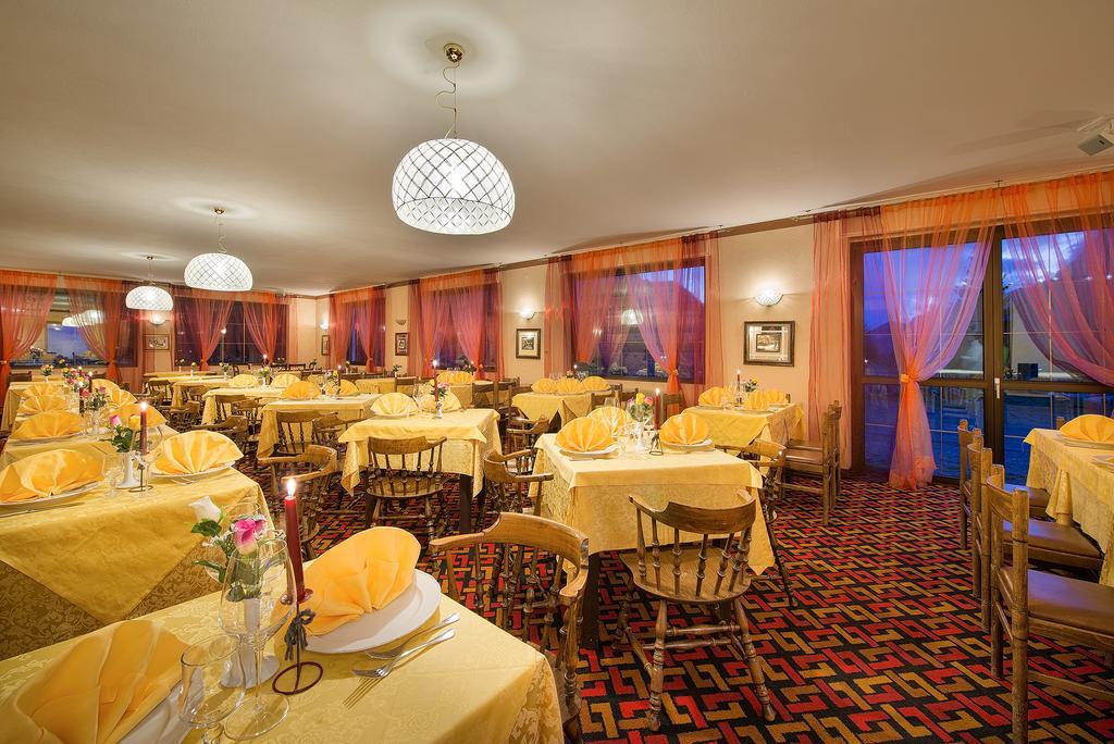 Hotel Cristallo Passo San Pellegrino Esterno foto