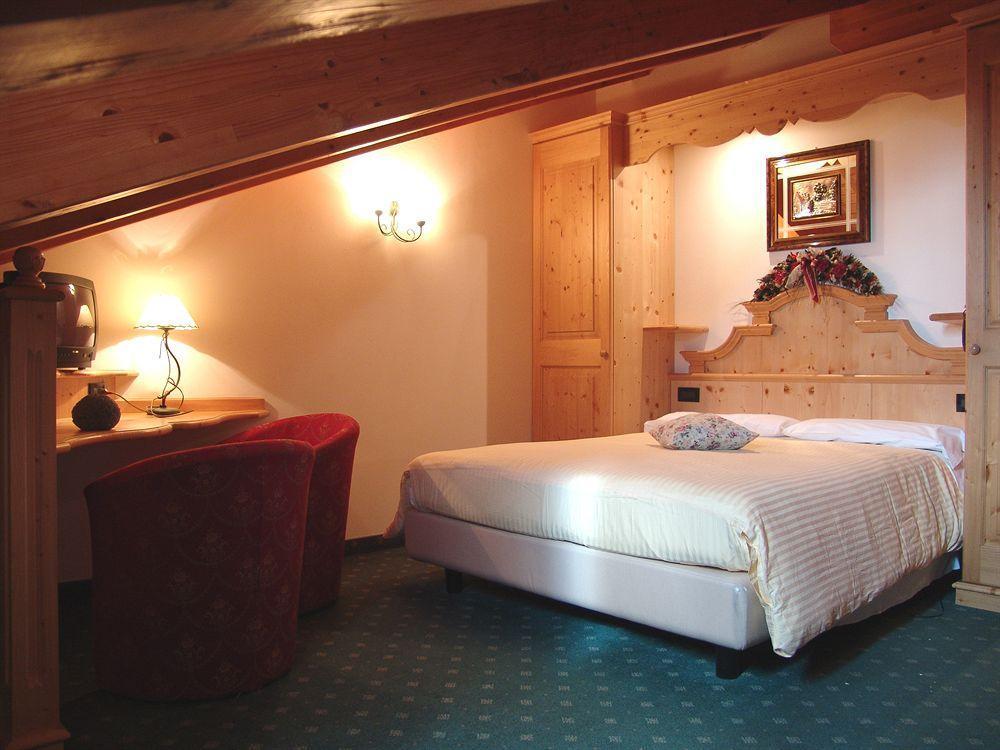 Hotel Cristallo Passo San Pellegrino Esterno foto