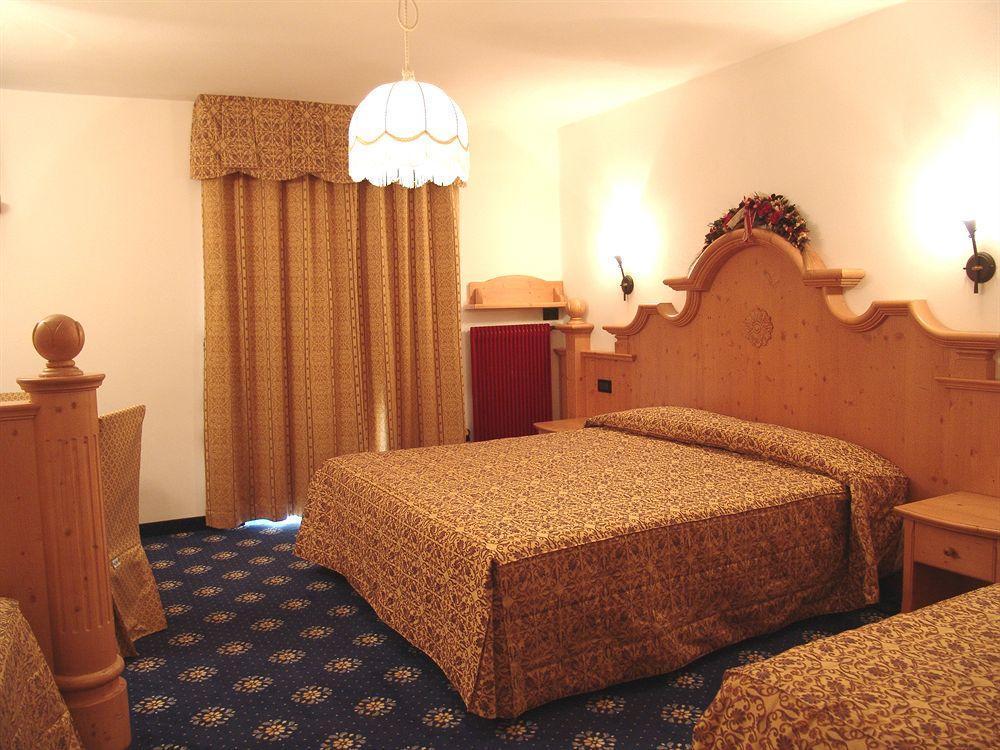 Hotel Cristallo Passo San Pellegrino Esterno foto