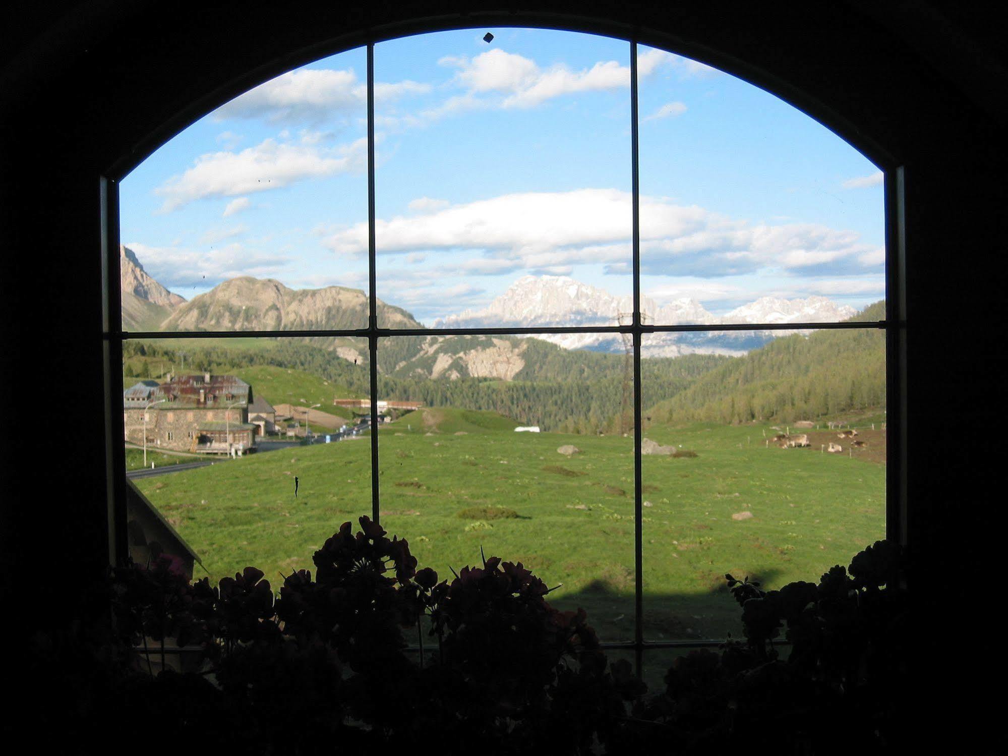 Hotel Cristallo Passo San Pellegrino Esterno foto
